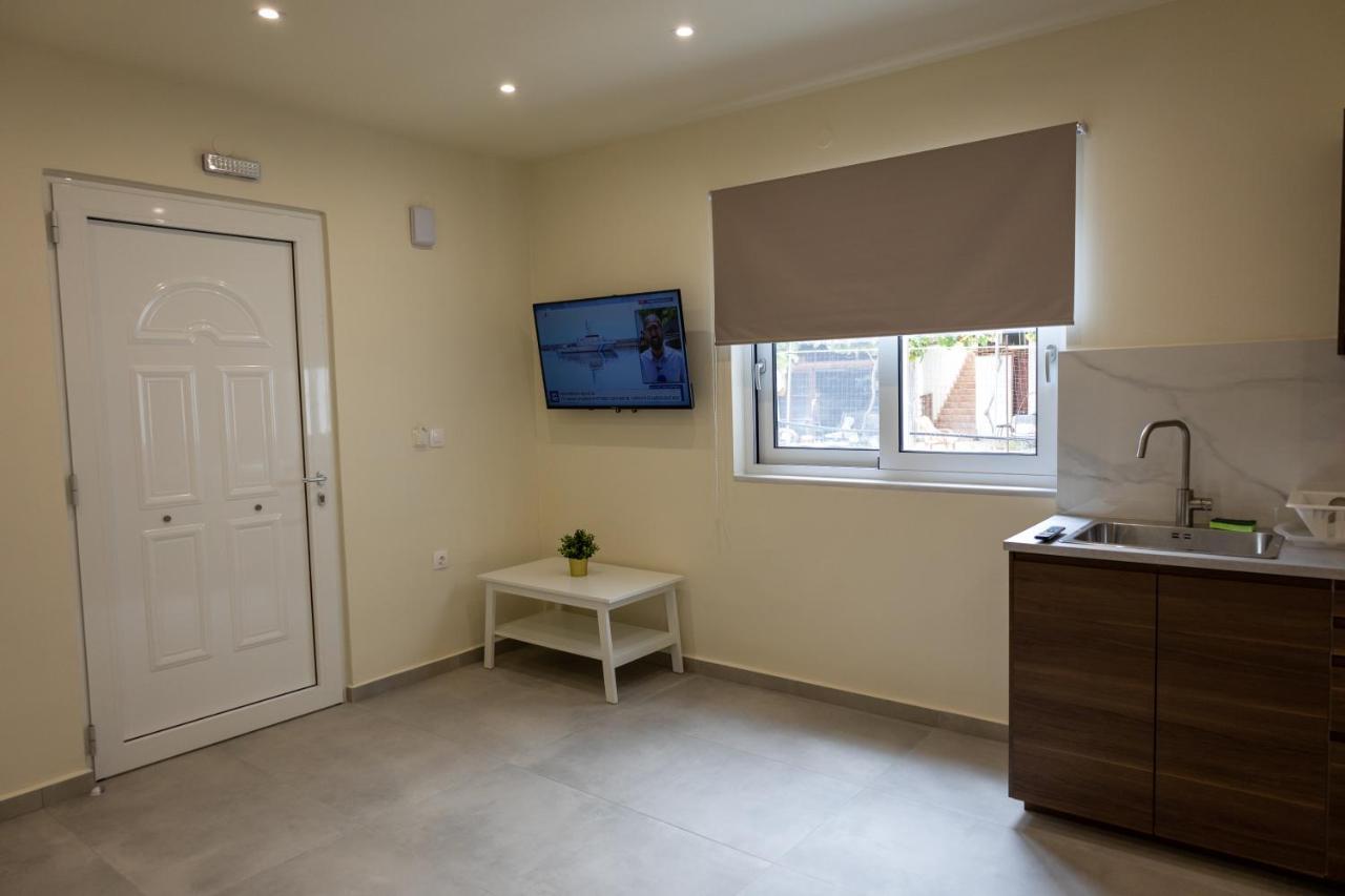 Adriana Apartment Agia Marina  Екстер'єр фото