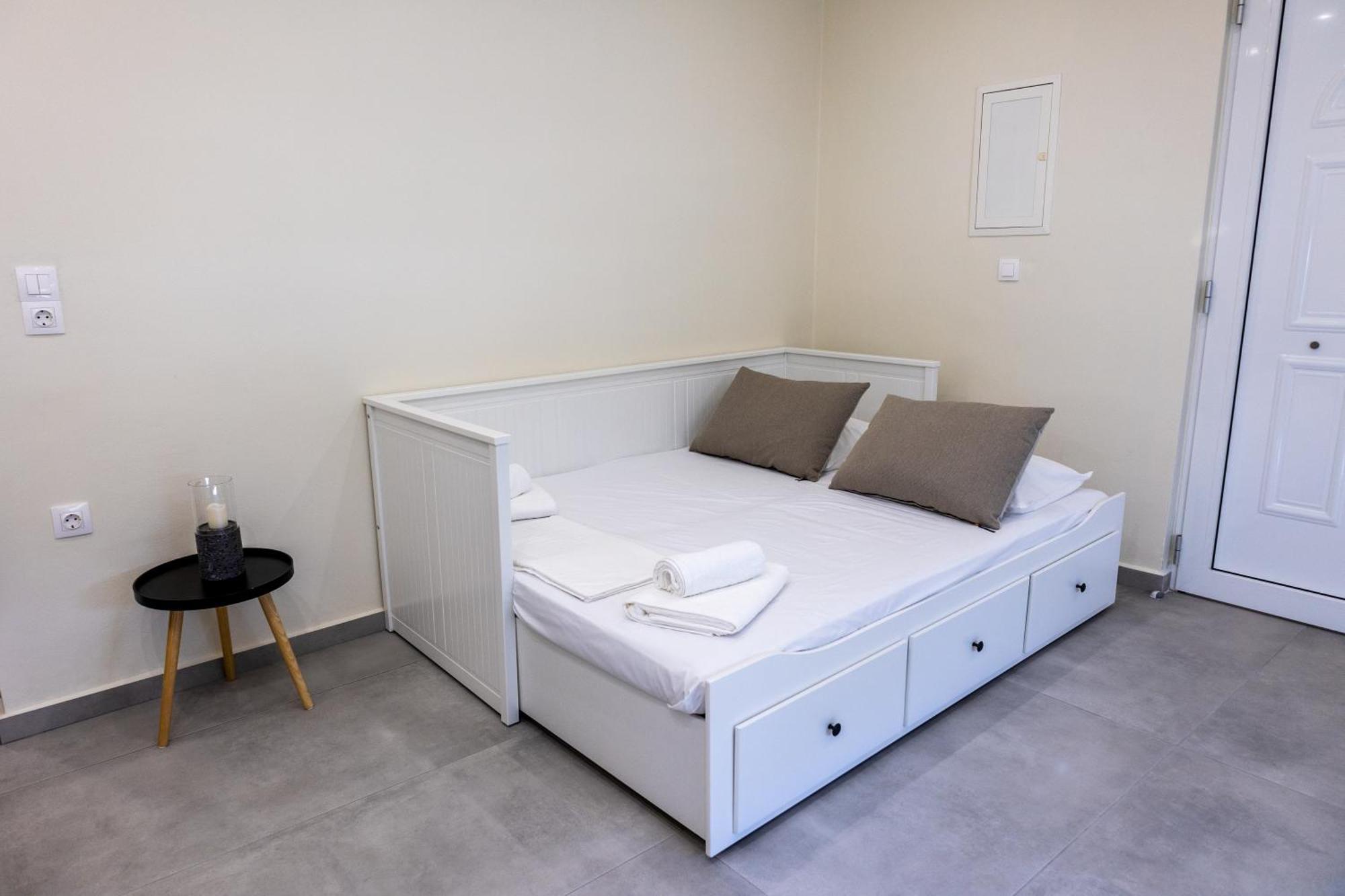 Adriana Apartment Agia Marina  Екстер'єр фото