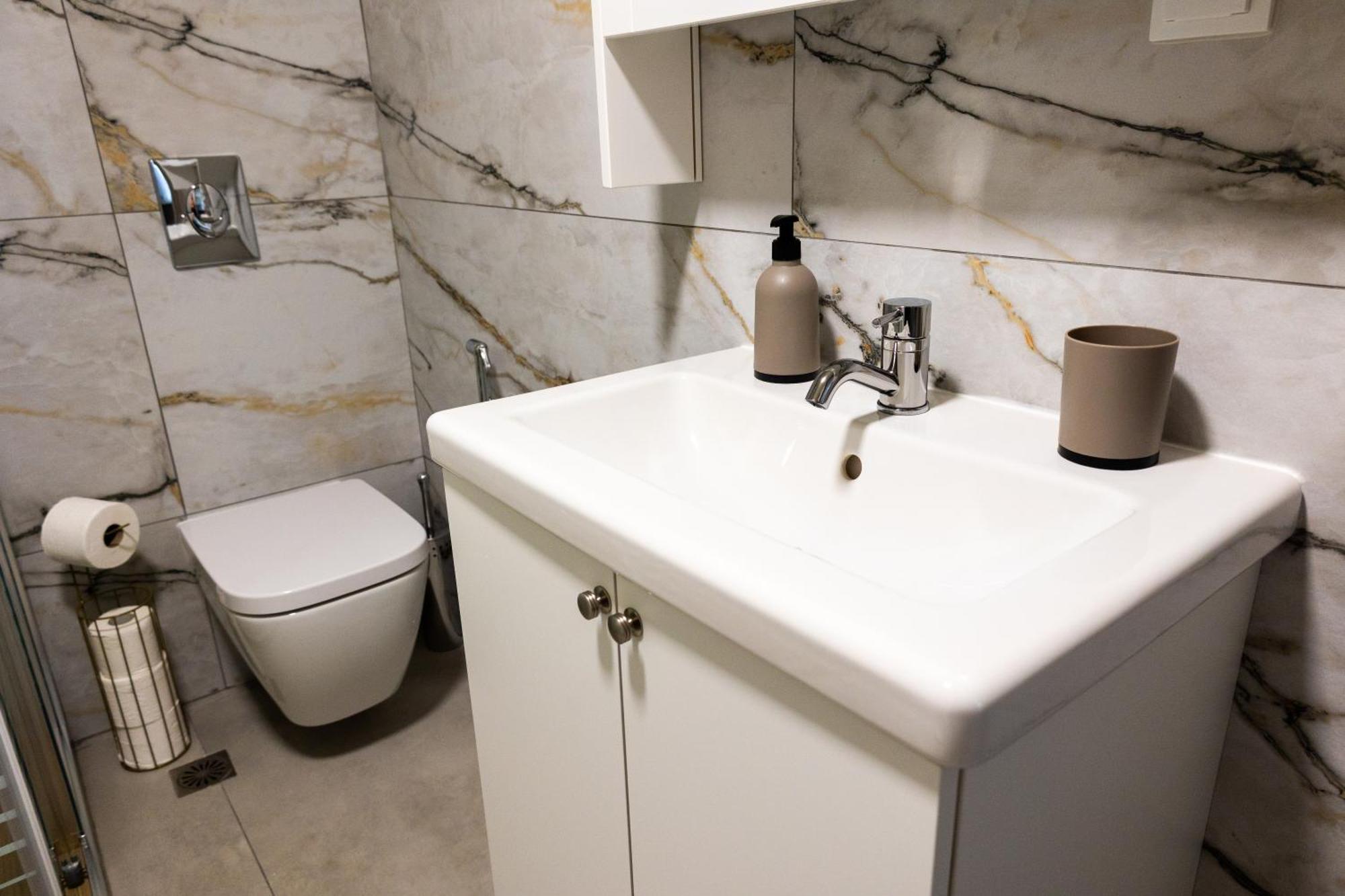 Adriana Apartment Agia Marina  Екстер'єр фото