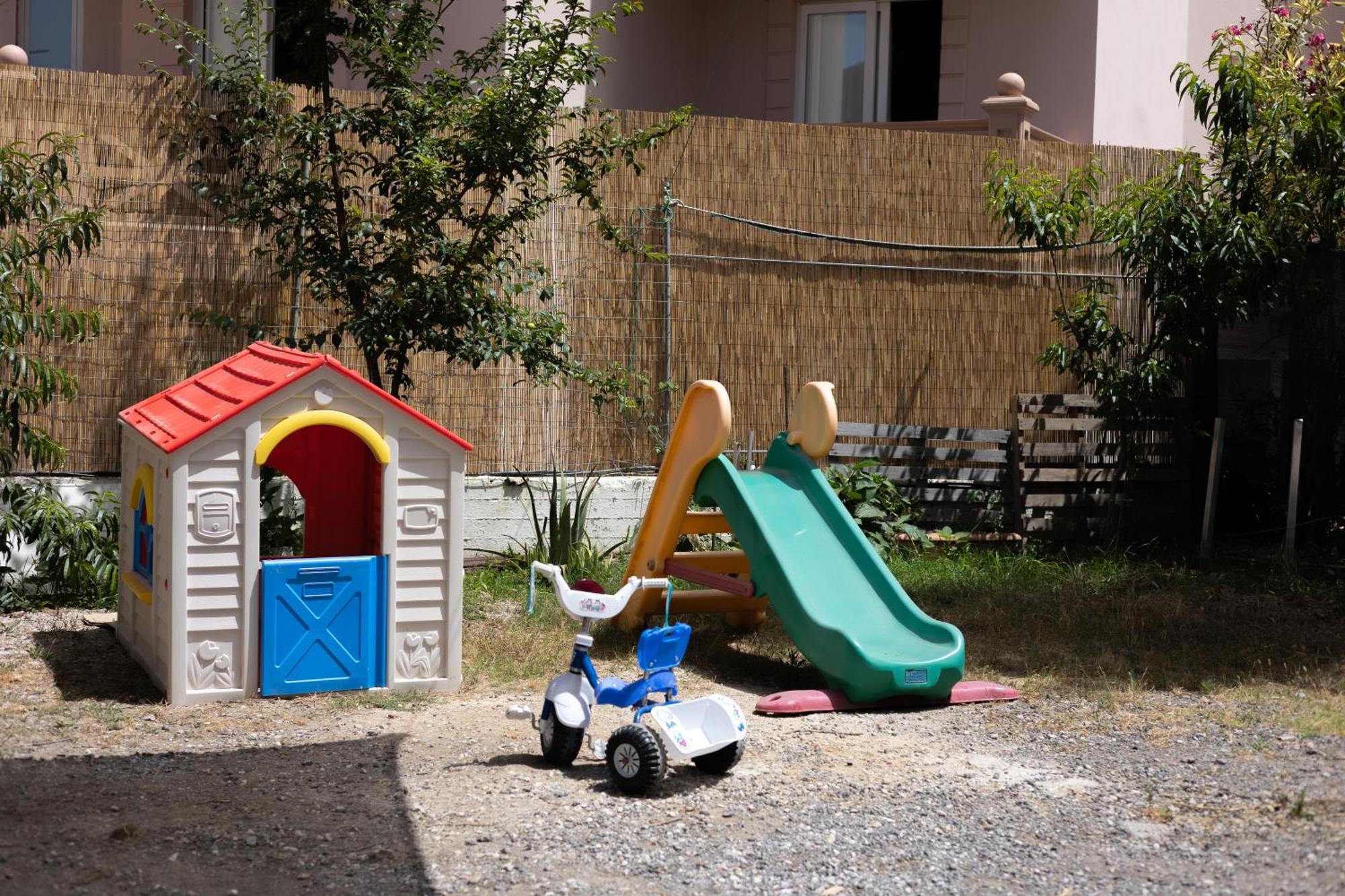 Adriana Apartment Agia Marina  Екстер'єр фото